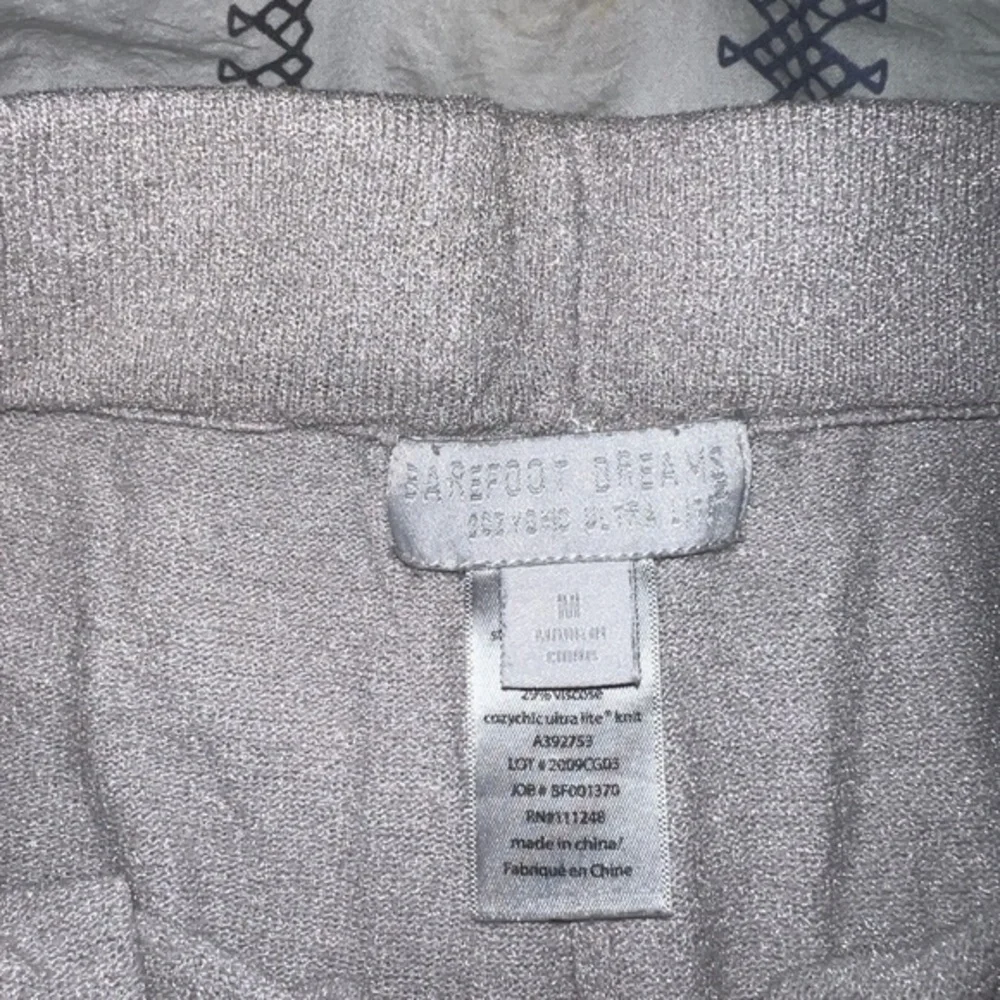 Barefoot Dreams Gray CCUL shorts - Picture 3 of 6